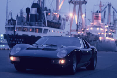 スーパーカーブーム時代に注目を浴びた1台！ 突如日本に入ってきた