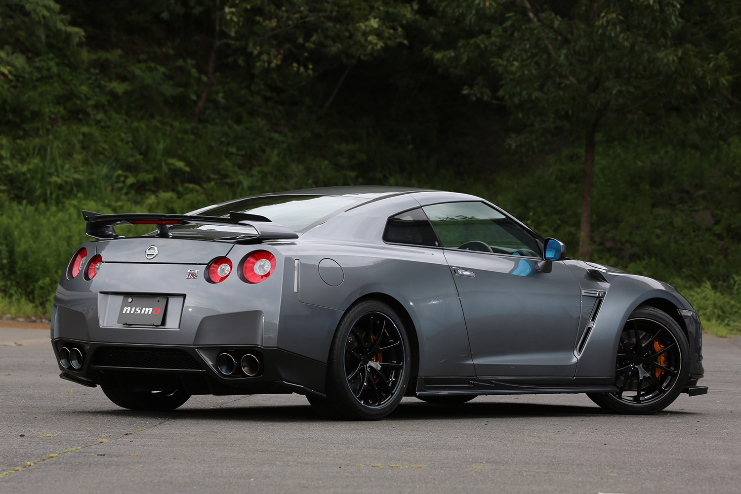 R35 GT-R CRSのリヤビュー