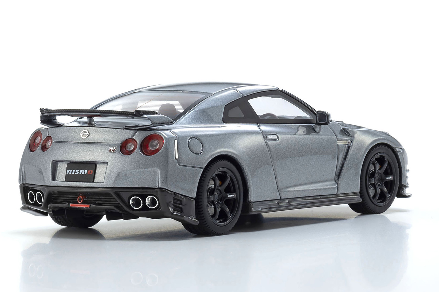 1000台限定】日産「R35GT-R」のニスモデモカーが1/43で蘇る！ 京商こだわりのディテールを見てみよう！ |  ～カスタム・アウトドア・福祉車両・モータースポーツなどのカーライフ情報が満載～ AUTO MESSE WEB（オートメッセウェブ）