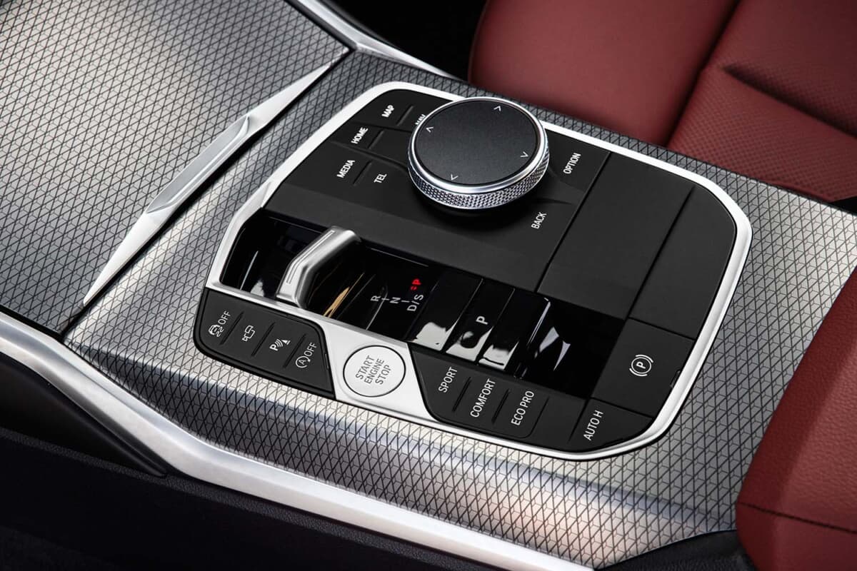 【美品】BMW 3シリーズ 純正シフト マイチェンしたBMW「3シリーズ」にはシフトノブがない
