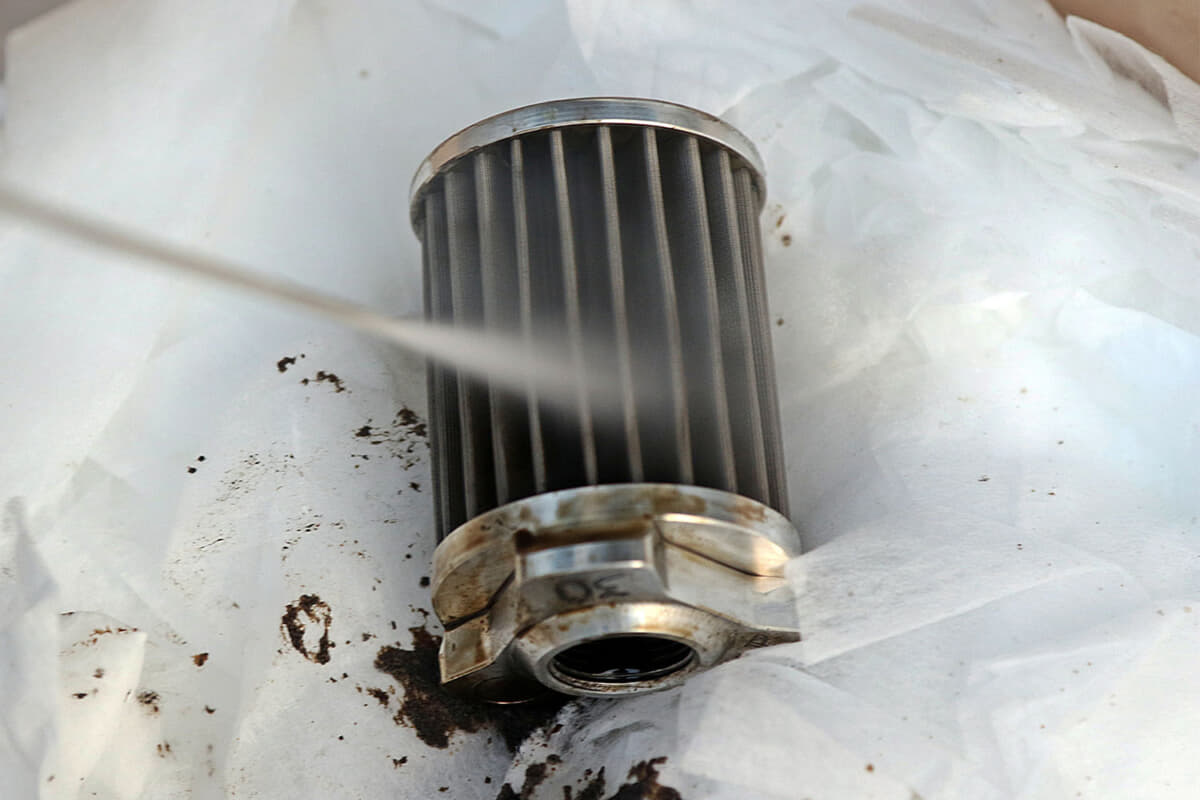 K&P製のステンレススティールマイクロオイルフィルターの洗浄