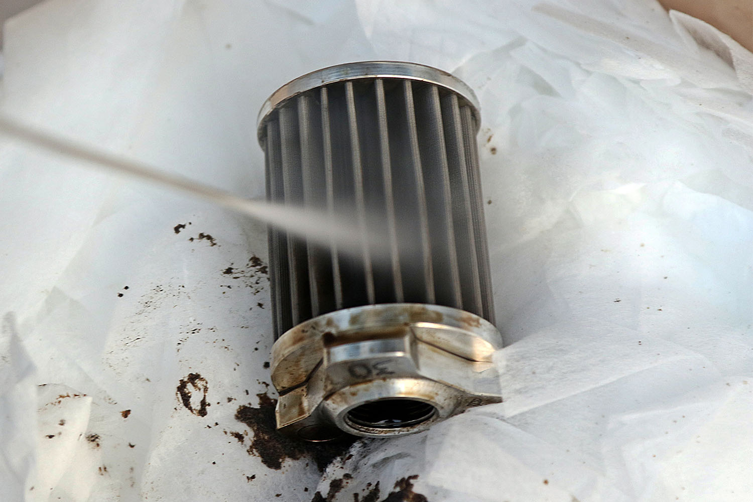 K&P製のステンレススティールマイクロオイルフィルターの洗浄