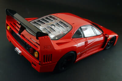 フェラーリ「F40」は京商にとっても「スペチアーレ」だった！ 写真で見ると実車と間違う「1/12モデル」すべて見せます |  ～カスタム・アウトドア・福祉車両・モータースポーツなどのカーライフ情報が満載～ AUTO MESSE WEB（オートメッセウェブ）