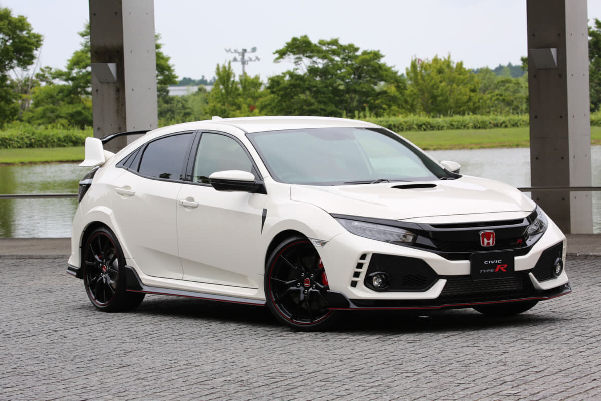 Type R 19 【画像ギャラリー】ホンダ「タイプR」はFF世界最速タイムを目指して開発! 歴代「赤バッヂ」モデルの30年の歴史とは【後編】 | AUTO ...