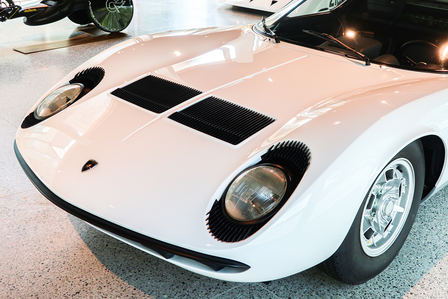 ランボルギーニ「ミウラ」に「X1/9ダラーラ」も展示！ ダラーラ