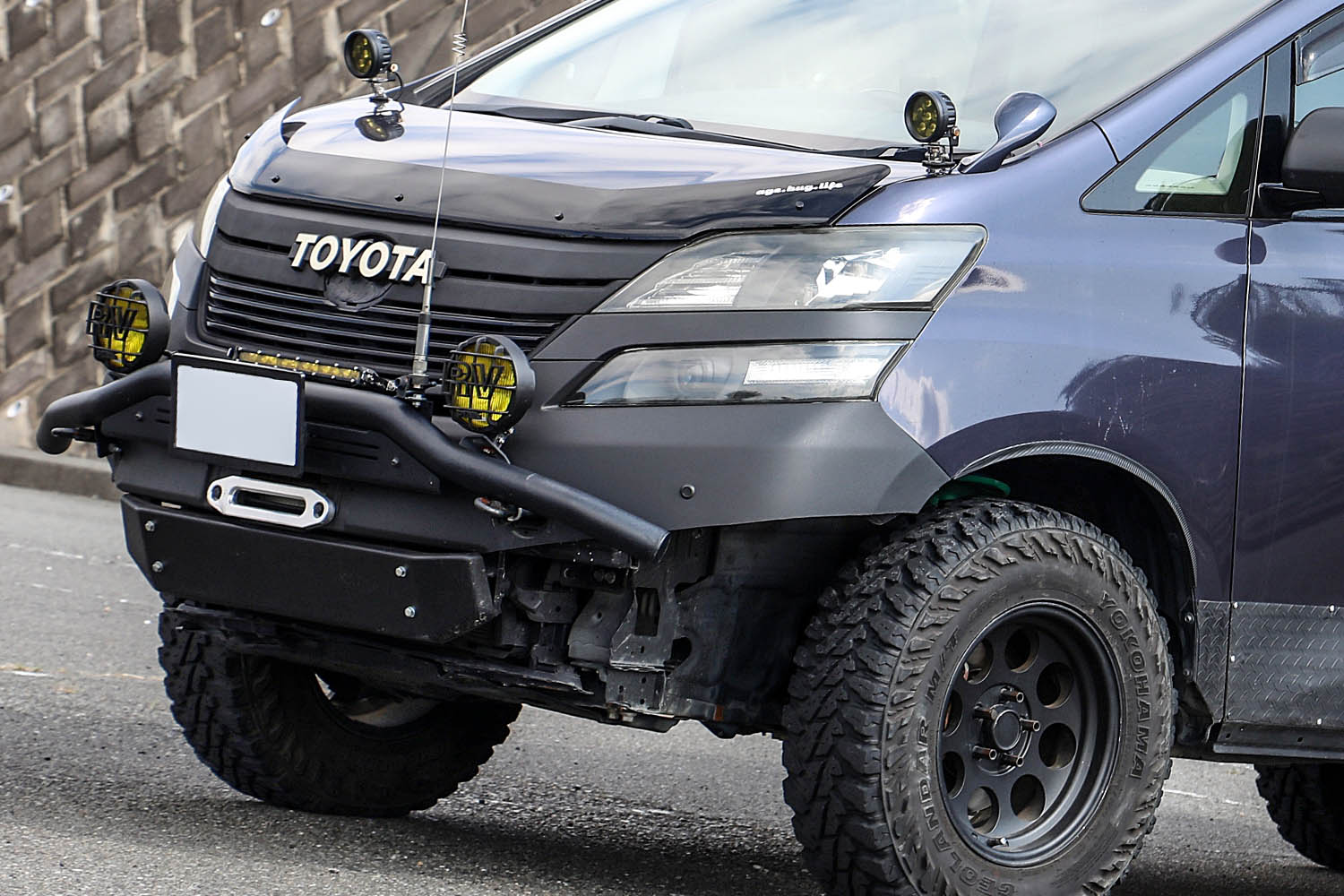 トヨタ「ヴェルファイア」をリフトアップ！ アゲ系アドベンチャー