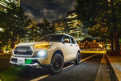 KLCのRAV4顔面キットを装着したトヨタ・ライズ