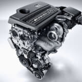 シングルターボのメルセデスAMG A45のエンジン