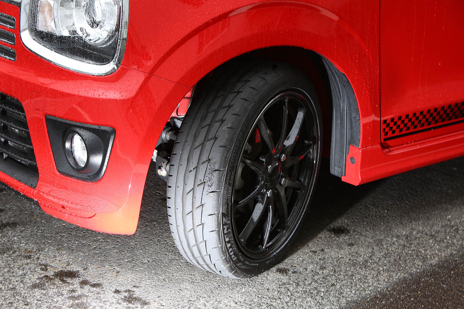 軽自動車のタイヤ