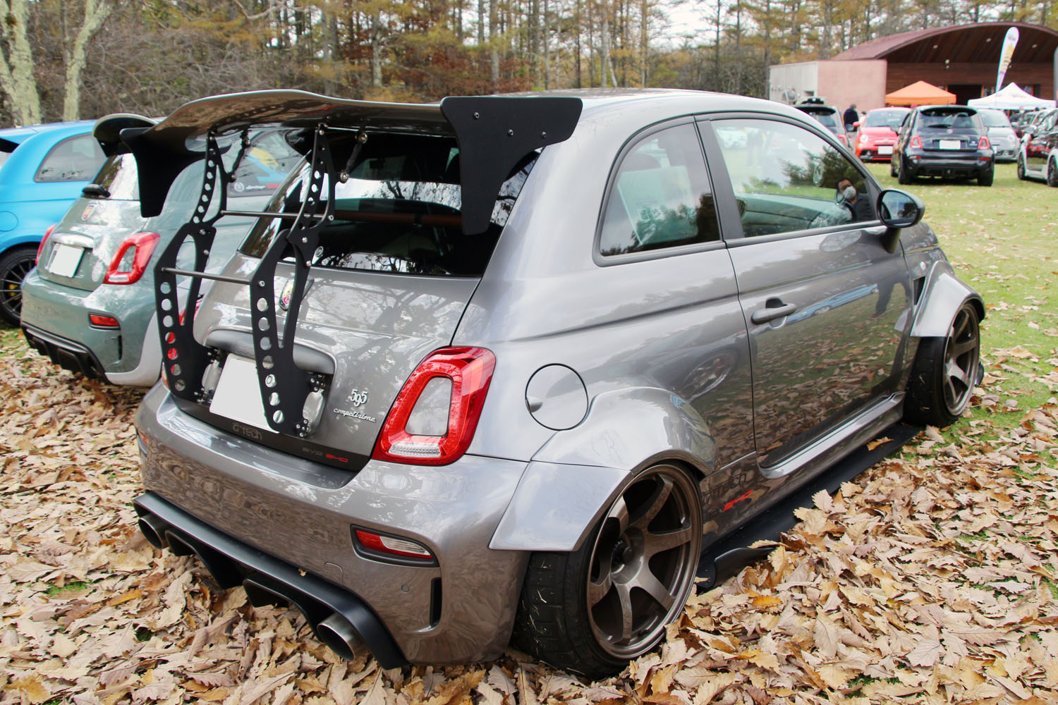 片側95ミリのオバフェン！ リンカーン「ナビゲーター」からド迫力