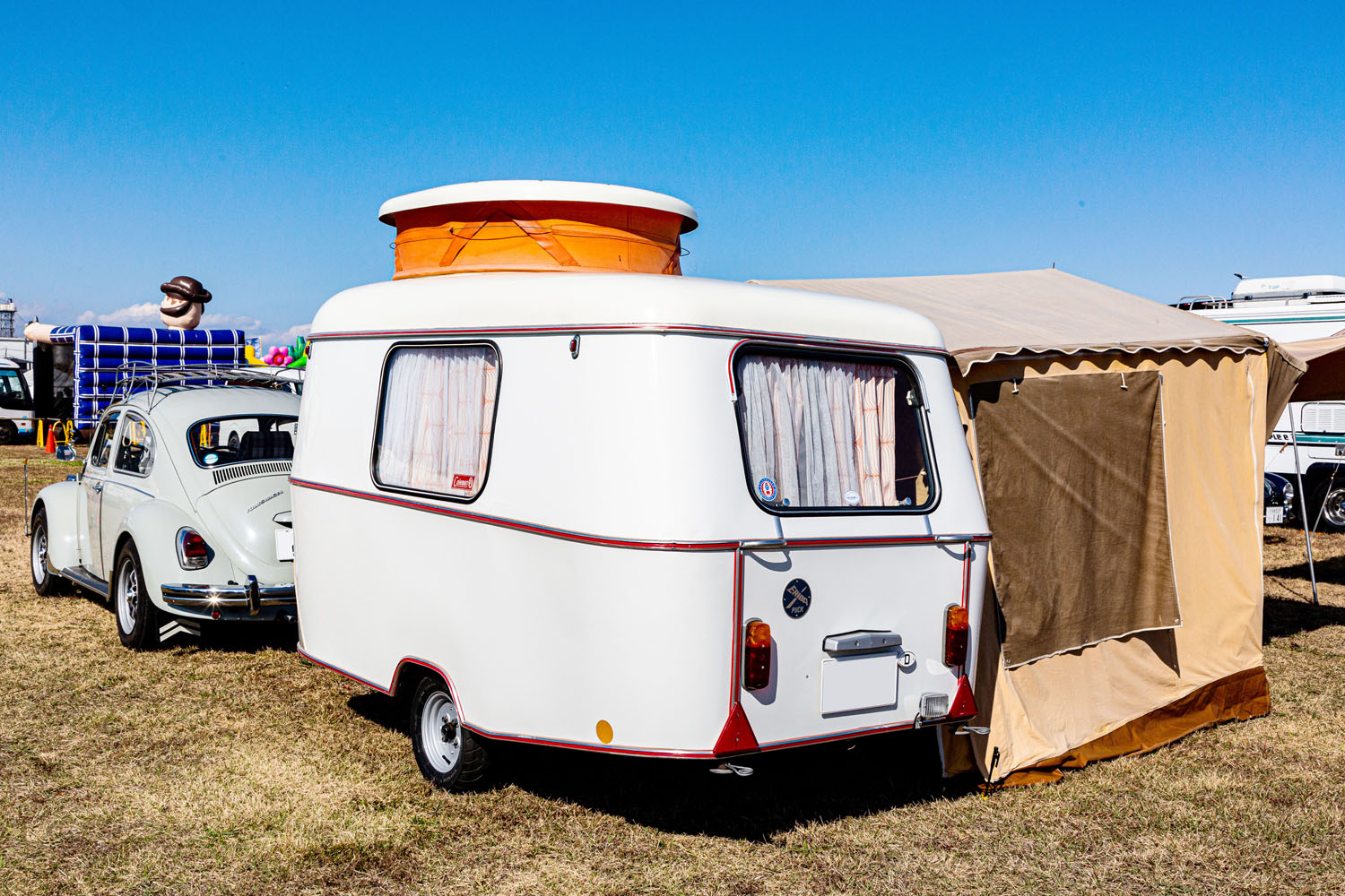 VW「ビートル」でトレーラーを牽引!? おしゃれなクラシックスタイルの