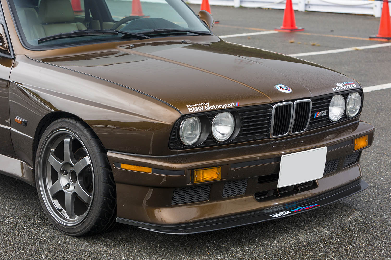 15年不動だったBMW E30「M3」を再び公道へ！ ブラウンメタリックに全