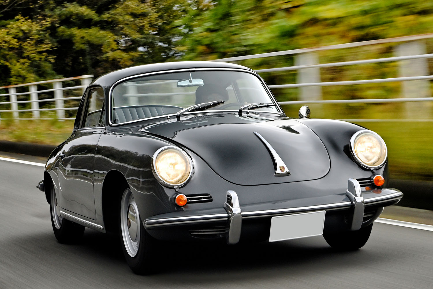 ポルシェの始祖「356Cクーペ」に乗ってみた！ 「ビタミン剤を飲みすぎ