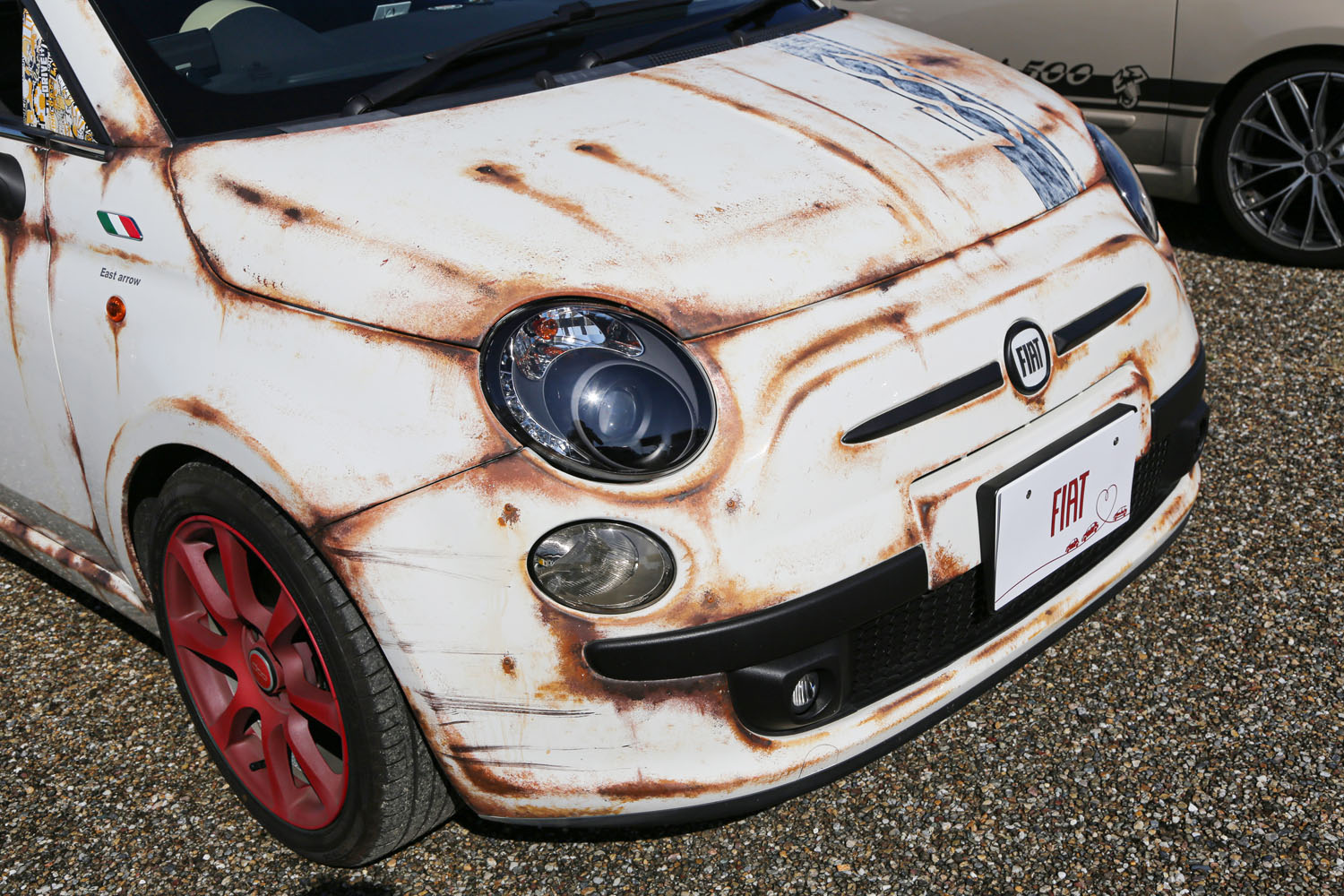 フィアット「500」がサビだらけ!? エイジング塗装を極めた