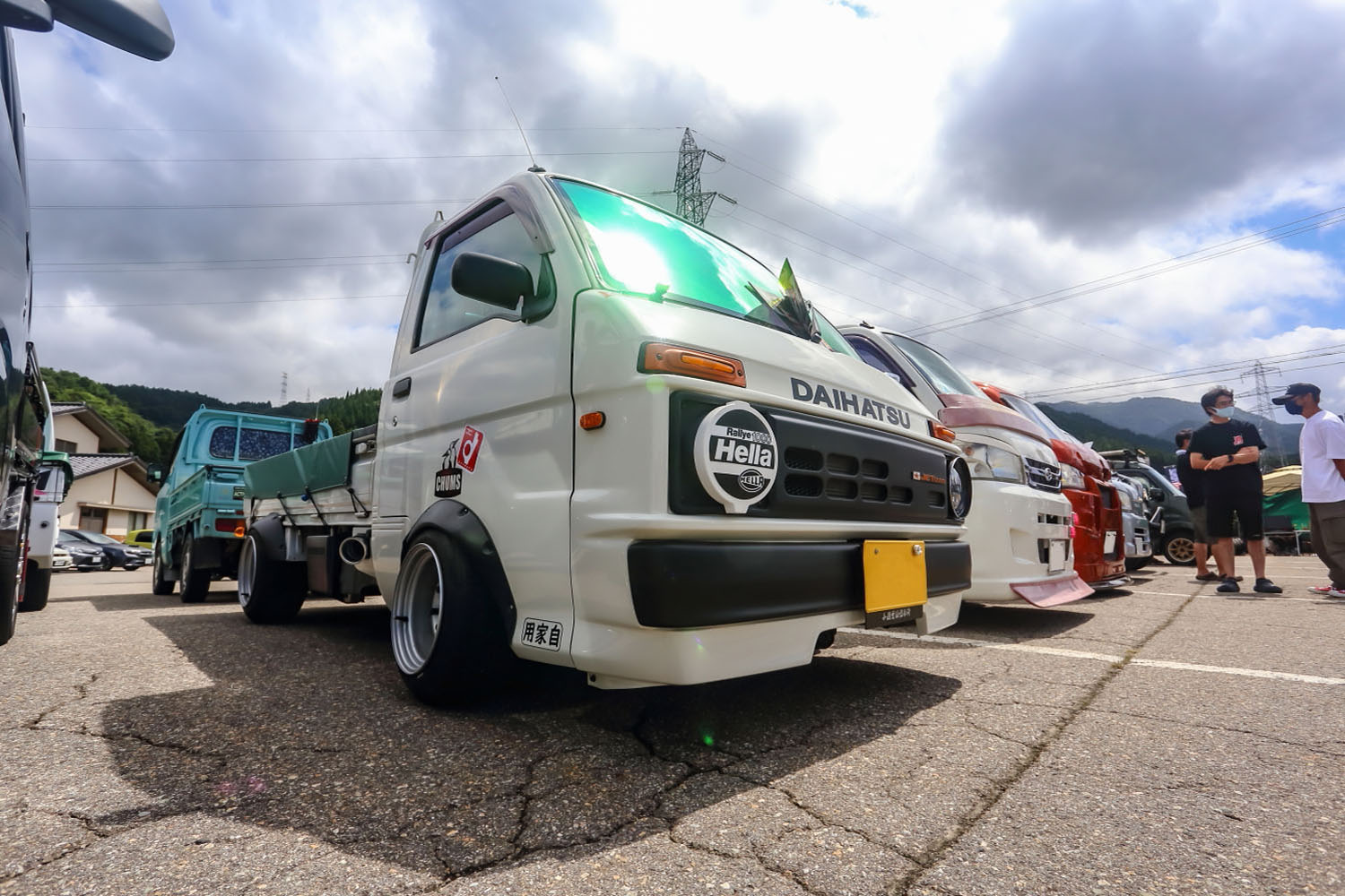 80年代スタイルを追求！ 昭和の薫りが漂うダイハツ「ハイゼット」はヤンチャな車高短がキマってました |  ～カスタム・アウトドア・福祉車両・モータースポーツなどのカーライフ情報が満載～ AUTO MESSE WEB（オートメッセウェブ）