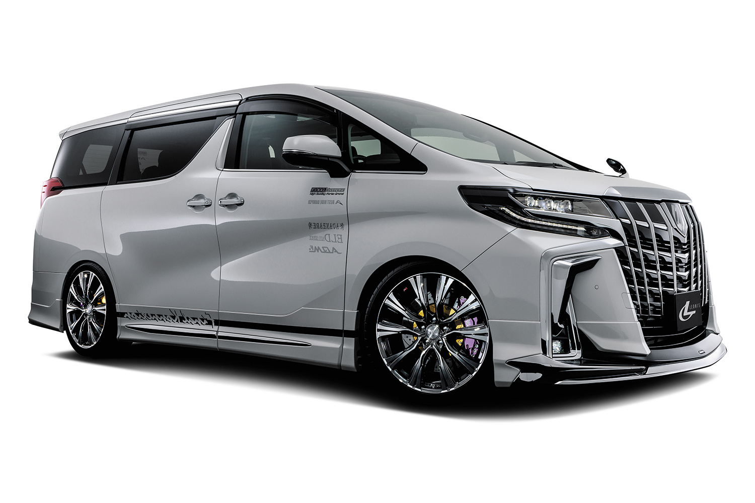 レオニスVRを装着したアルファード