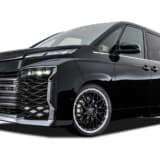 ノヴァリスアセットM1を装着するヴォクシー