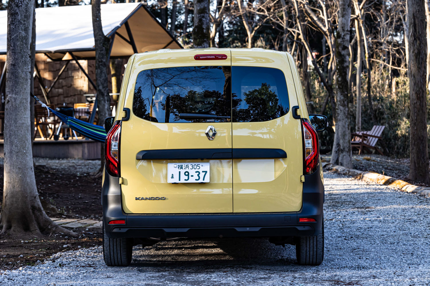 ルノー新型「カングー」に試乗！ 日本ではダブルバックドアと黒