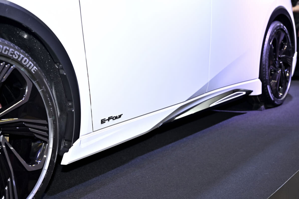 トヨタ新型「プリウス」がさらにカッコよくなった!「モデリスタ トヨタ新型「プリウス」がさらにカッコよくなった!「モデリスタ