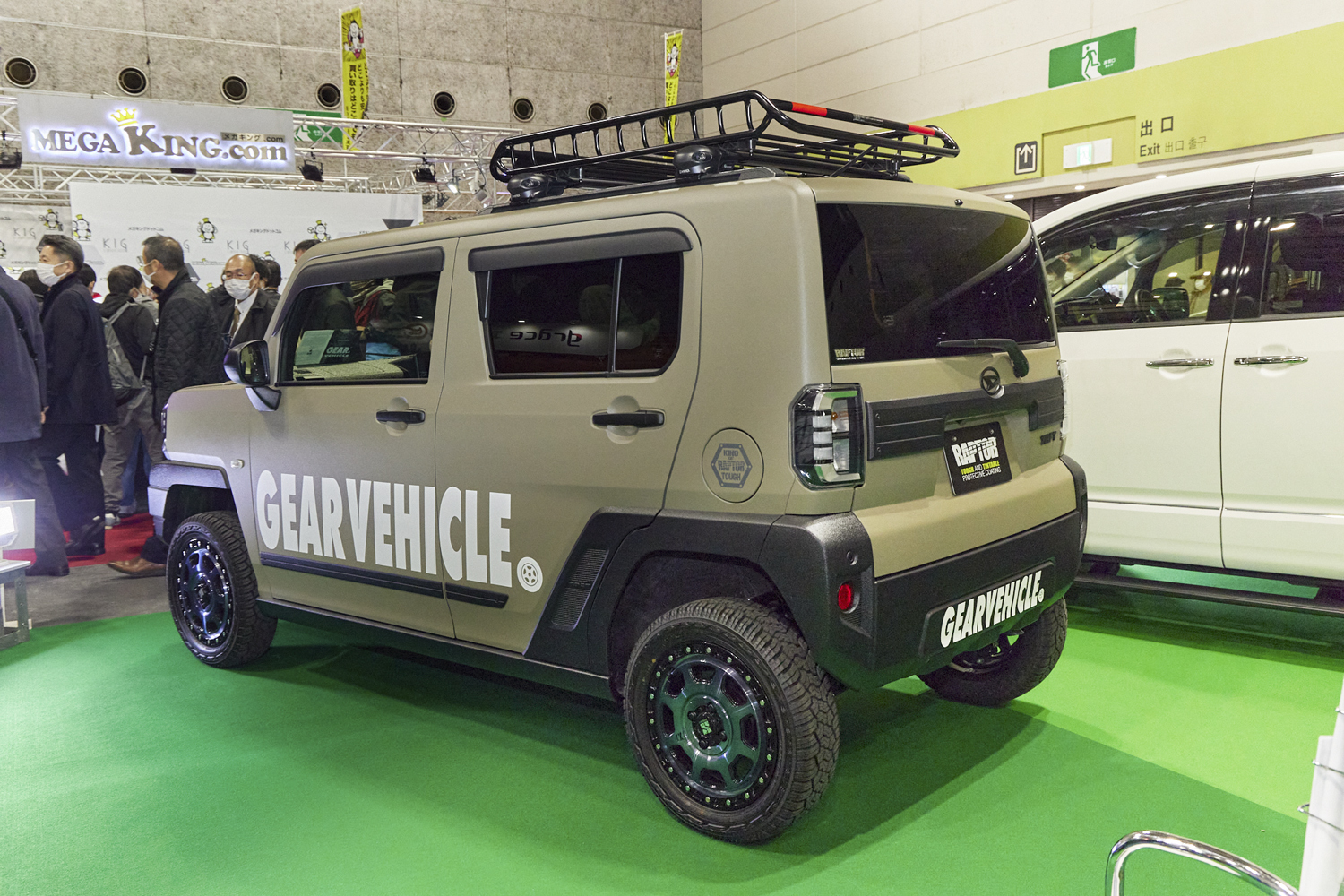 TATSU様　RAV4サイドプロテクター　ラプターライナー塗装　貼り付けタイプ RAV4カスタム】ラプターライナー塗装！ - YouTube