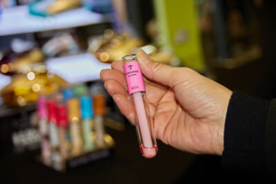 天然エッセンスを使用した香水