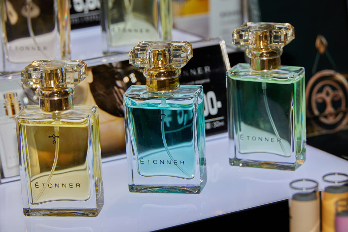 香水の色味にも注目