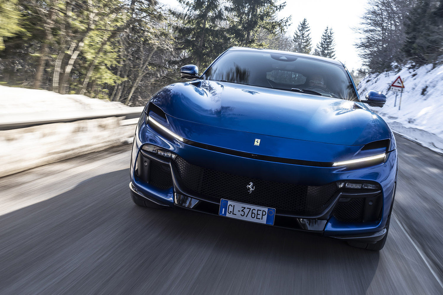 11_230330_AMW_ferrari_prosangu