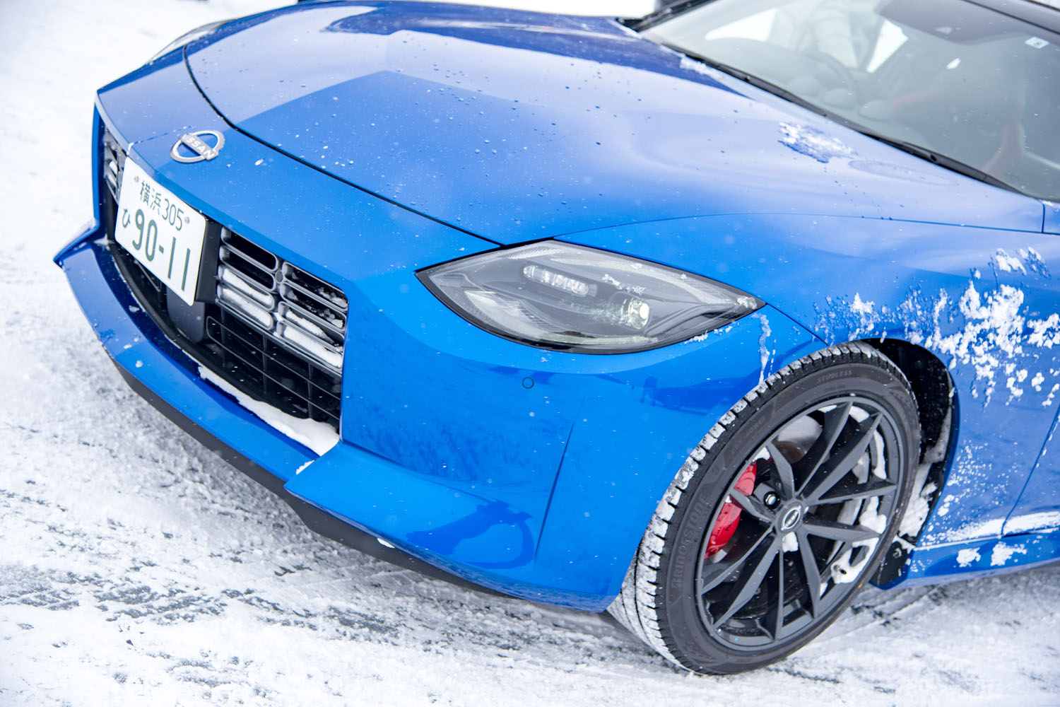 日産「フェアレディZ」の走りの素質を氷上でチェック！ VDCの制御は