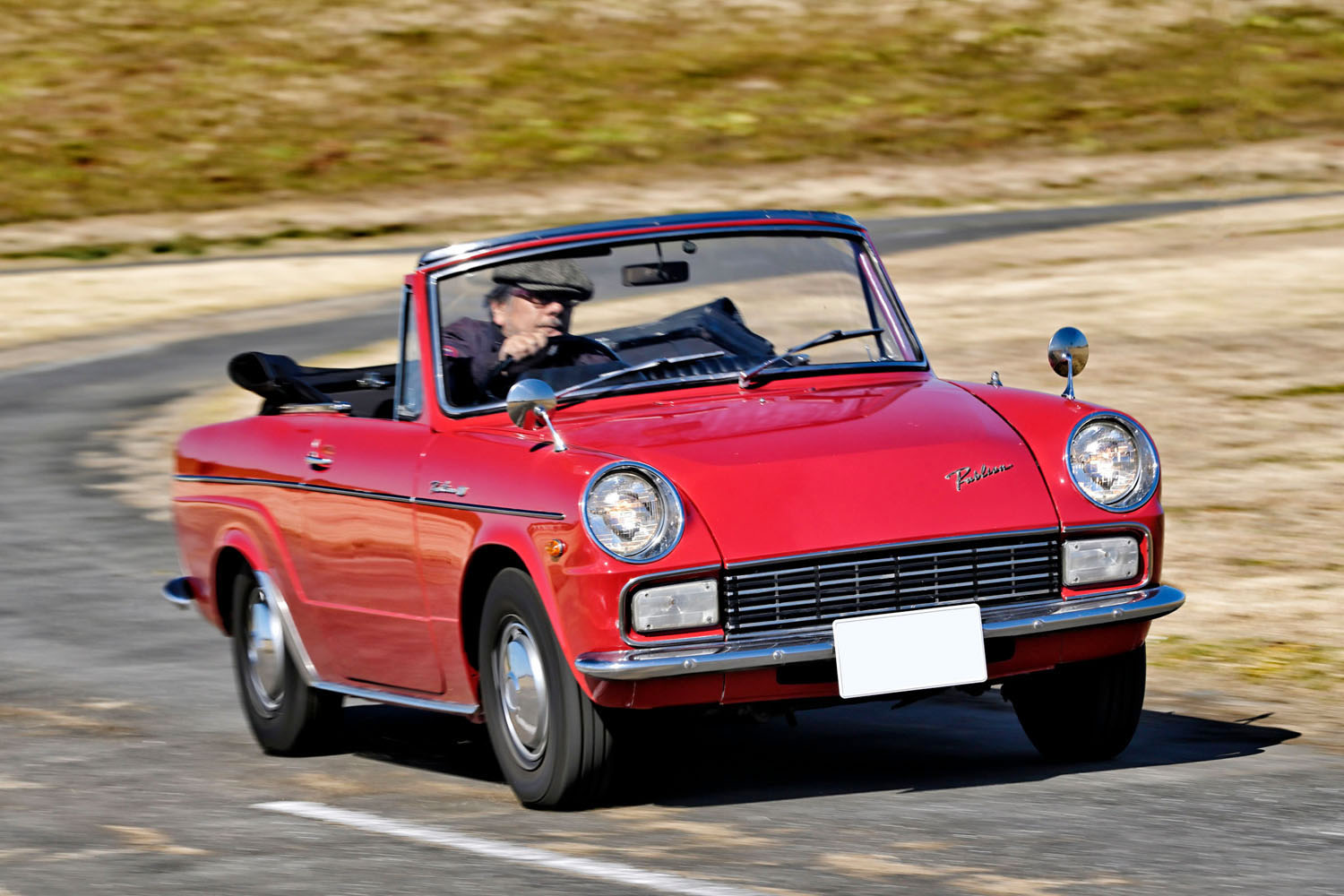 トヨタの大衆車に「夢」を与えた「パブリカ・コンバーチブル」に試乗 