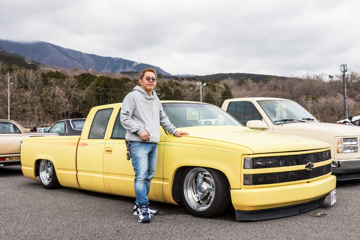 ルーフをぶった切って極限の低さになった巨大ピックアップ！ 米国の