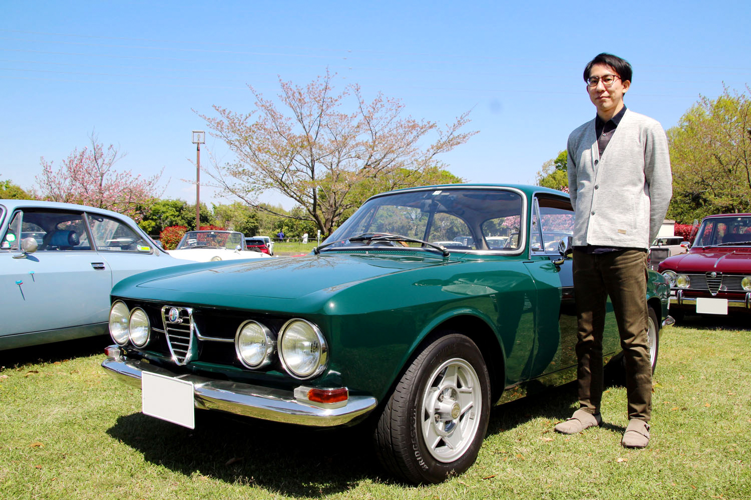 マツダ「ロードスター」からアルファ ロメオの旧車に乗り換えたわけとは？ 納車1カ月の31歳オーナーの決め手は「FRキャブ車」でした | AUTO  MESSE WEB（オートメッセウェブ） 〜クルマを文化する 〜