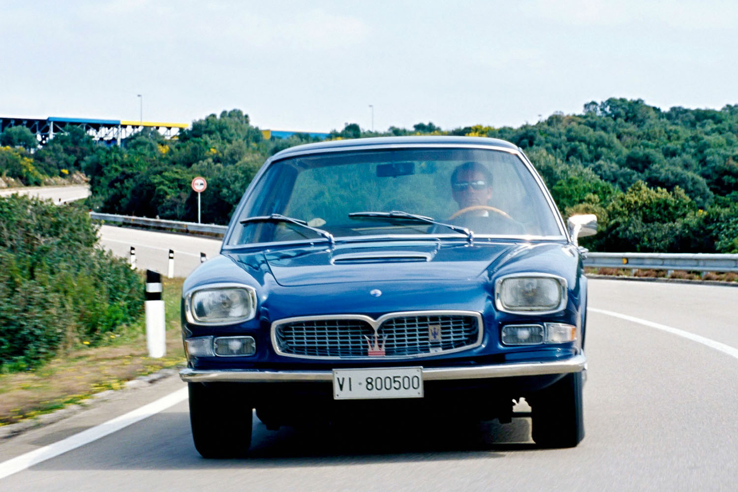 ＢＢＲ　マセラティ　クアトロポルテ　１９６５年　ダークブルー BBR マセラティ クアトロポルテ 1965年 ダークブルー - メルカリ