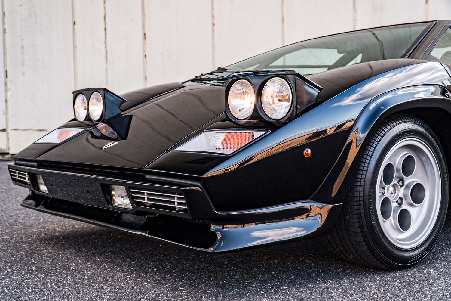 8500万円で売出し中！】ランボルギーニ「カウンタックLP5000S」の