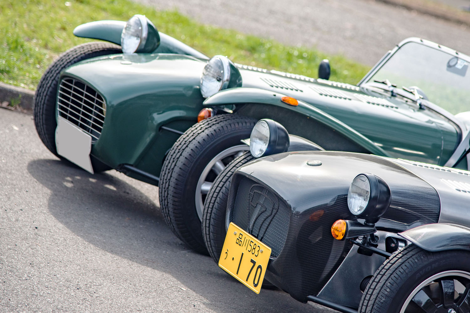 最新のケータハム「セブン170R」に42年前の「セブン」オーナーが乗って