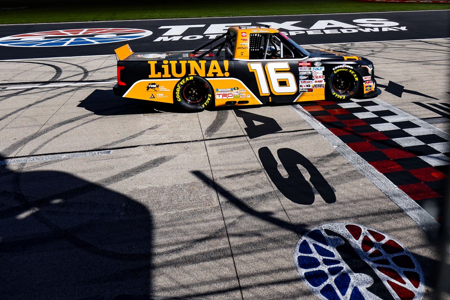 ＃16 LiUNA! TOYOTA TUNDRA