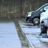 雨の駐車場イメージ