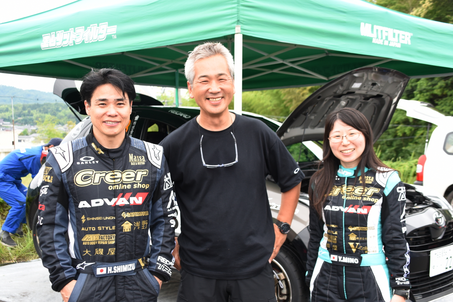 「MUSCLE RALLY（マッスルラリー）」チームの友田康治代表と、清水宏保選手、コ・ドライバーを担当した美野友紀選手