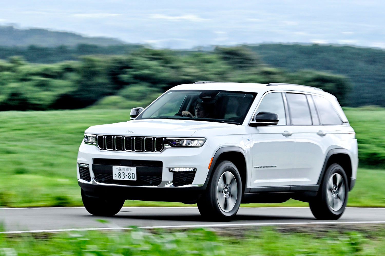 PHEV化した最新ジープ「グランドチェロキー4xe」の走りは？ アメリカの