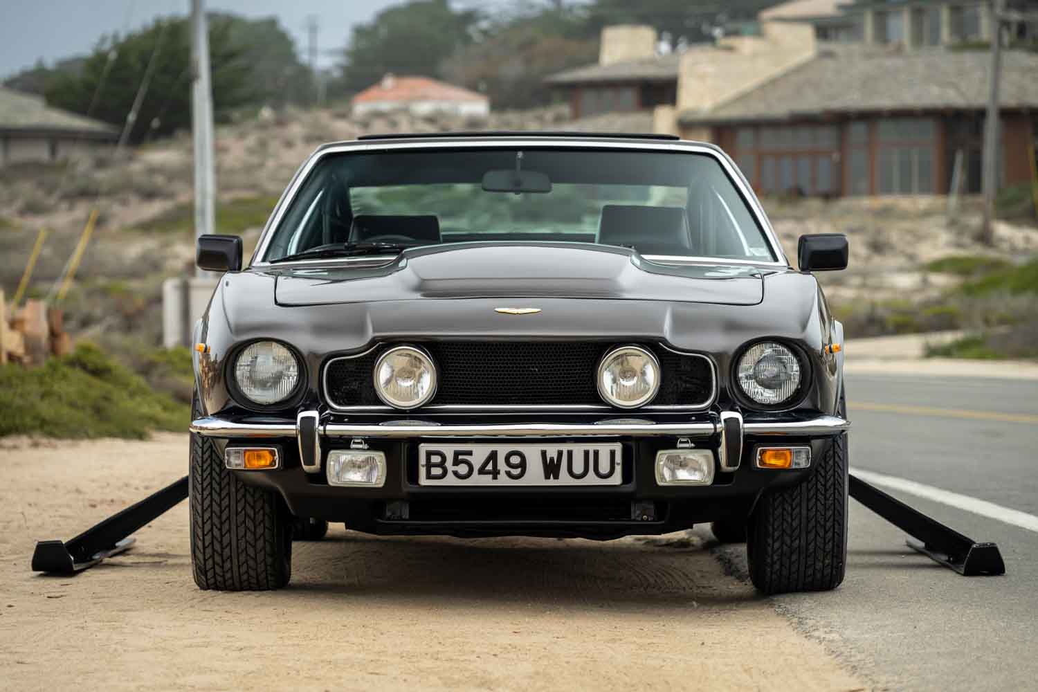 013_AMW_230928_Aston-Martin-