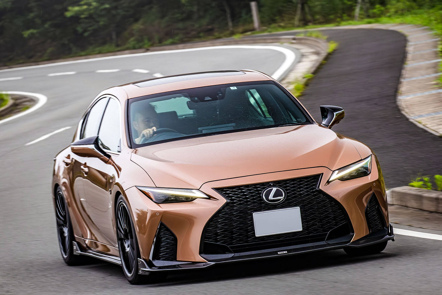トムスのレクサス「IS300」が目指すは「アルテッツァ感あるスポーツFR