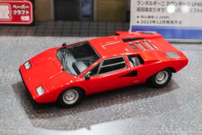 1/32スケール  スナップキットのランボルギーニ カウンタックLP400