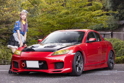 RB160のメイド、まきさんと愛車のRX-8