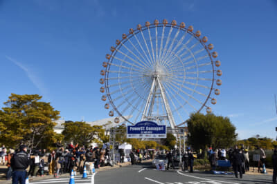 「パワステがまごおり」は、蒲郡市内を周遊するスカベンジャーラリーを中心に、イベントスペースではラリーカーデモランや「はたらく車大集合！」など初開催で約8000人の来場者を集めた