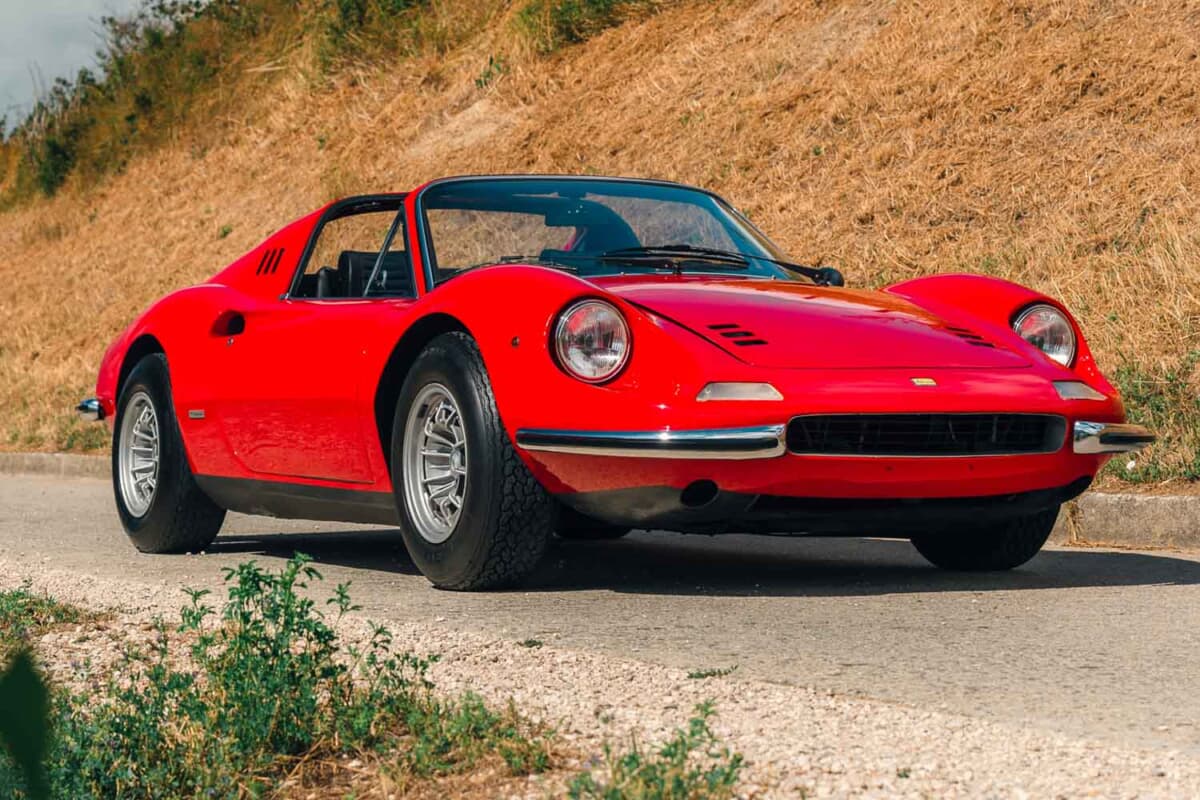 45万スイスフラン（邦貨換算約7340万円）で継続販売中のディーノ246GTS（C）Courtesy of RM Sotheby's