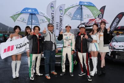 優勝したKANTAとチーム（LINGLONG TIRE DRIFT Team ORANGE）の仲間たち