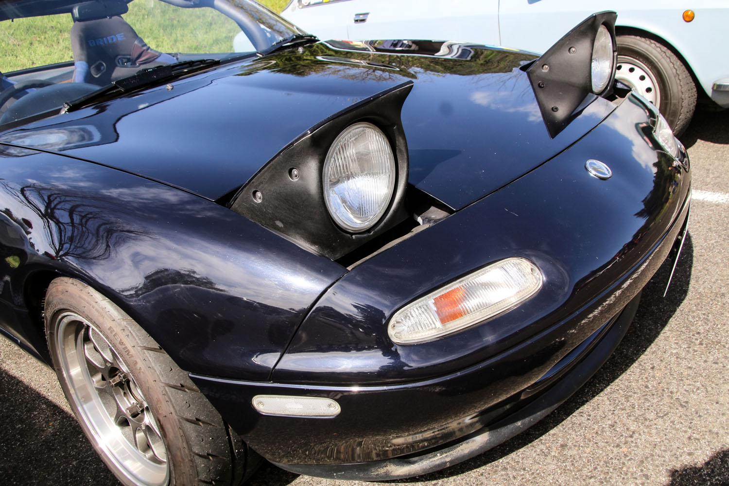 マツダ初代「ロードスター」に2代目の6速MTを移植！ デートカーを想定