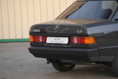 1万3800スイスフラン（邦貨換算約227万円）で落札されたルセデス・ベンツ「190E 2.3」C）Courtesy of RM Sotheby's