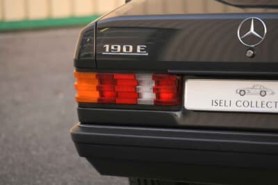 1万3800スイスフラン（邦貨換算約227万円）で落札されたルセデス・ベンツ「190E 2.3」C）Courtesy of RM Sotheby's