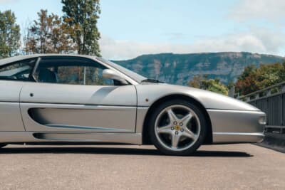 18万6300スイスフラン（邦貨換算約3044万円）で落札されたフェラーリF355（C）Courtesy of RM Sotheby's