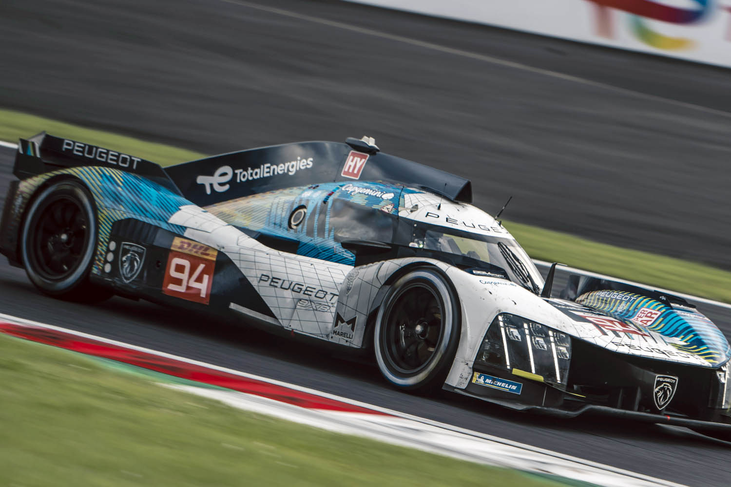 プジョーに熱視線！ FIA WEC富士6時間耐久レースに参戦した「9X8」には